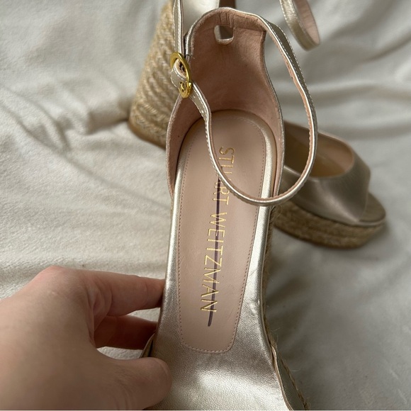Stuart Weitzman Nudist Curve Espadrille Wedges in Gold Size 10 NWOT - Picture 6 of 12